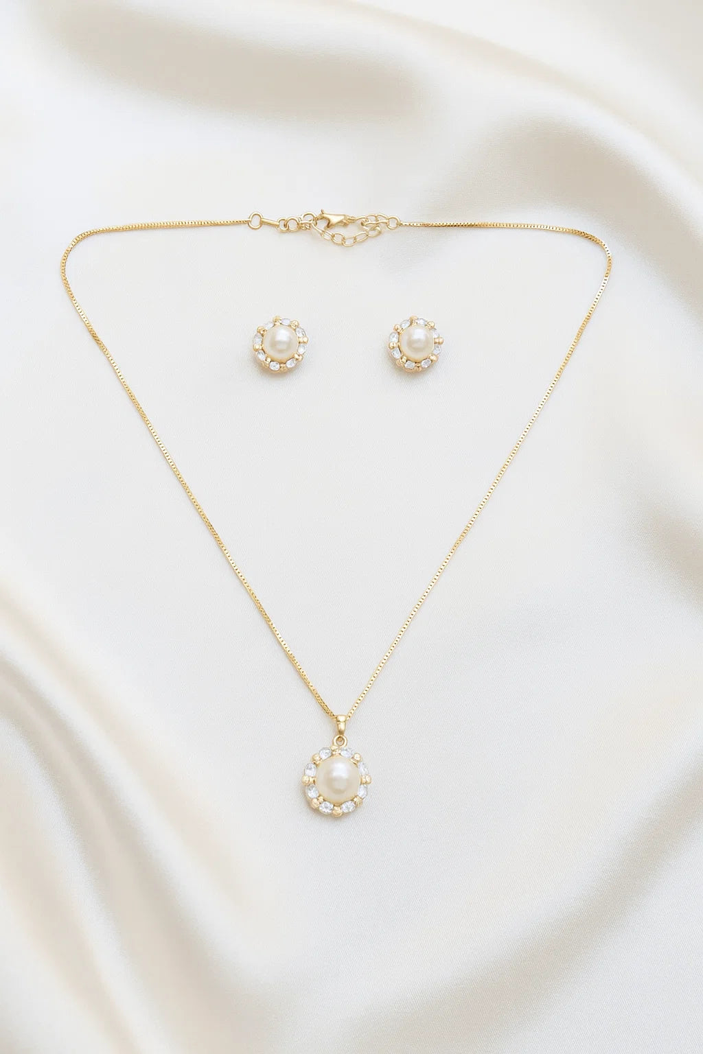 Regal Pearl Halo Pendant Set